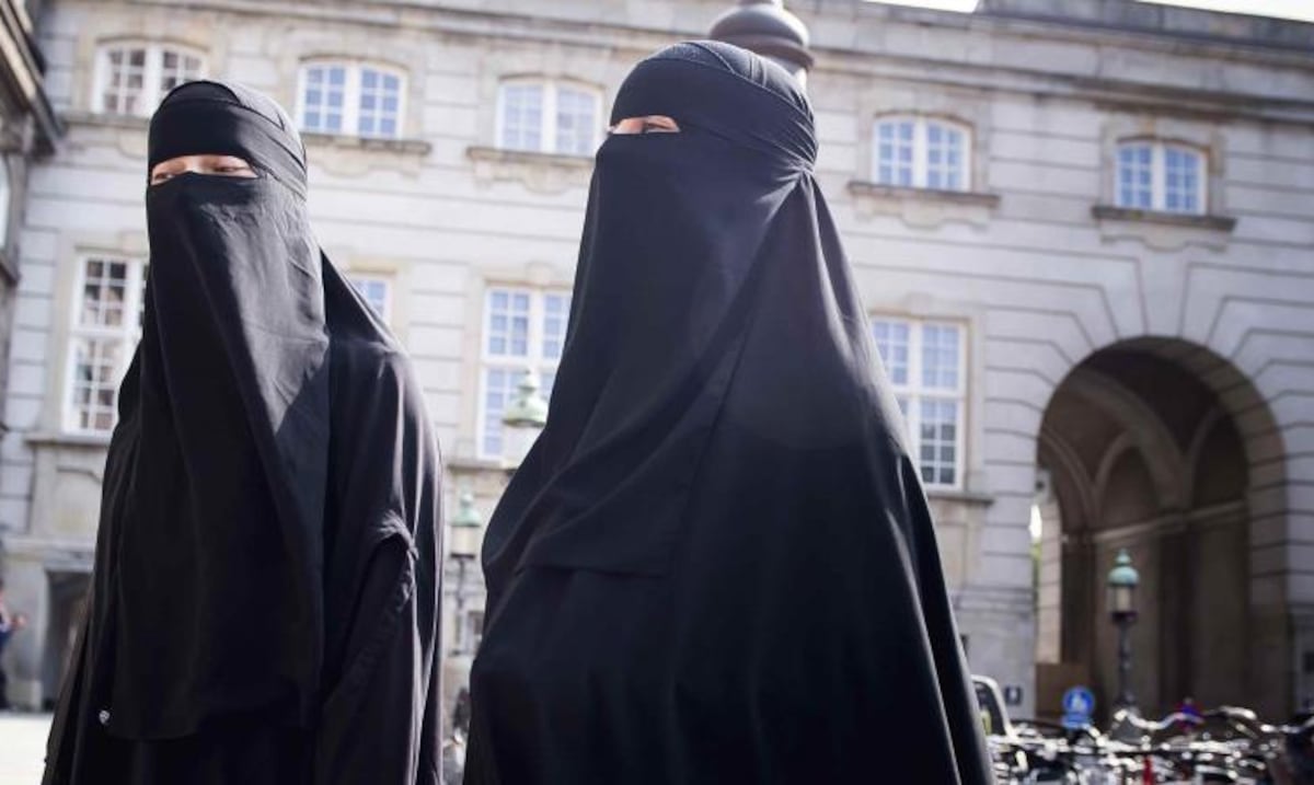 De las redes a la celda: 11 meses de prisión para “influencer” que usó un velo islámico