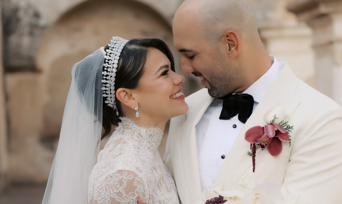 La periodista Victoria Leandra celebra su boda como “un amor a la Antigua”