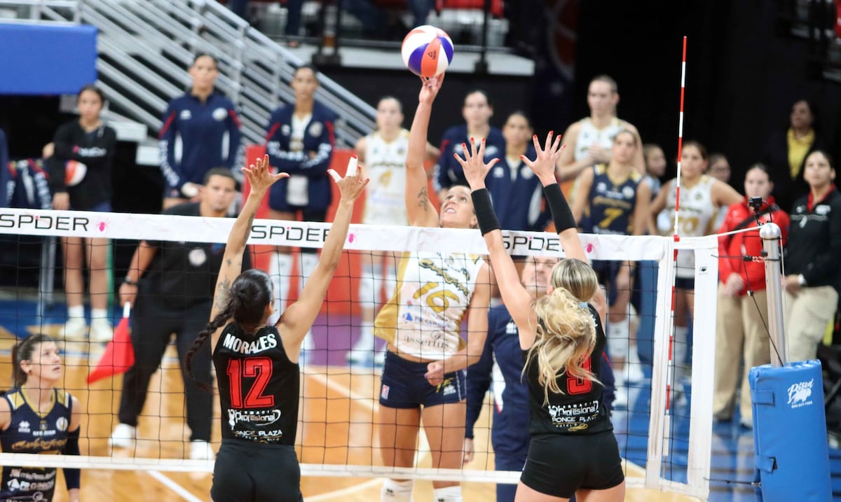 Las Cangrejeras comienzan la final de la LVSF con paso arrollador ante las Leonas