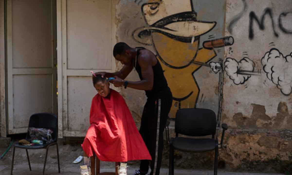 De la belleza al transporte, la falta de agua y electricidad obliga a los cubanos a modificar sus rutinas
