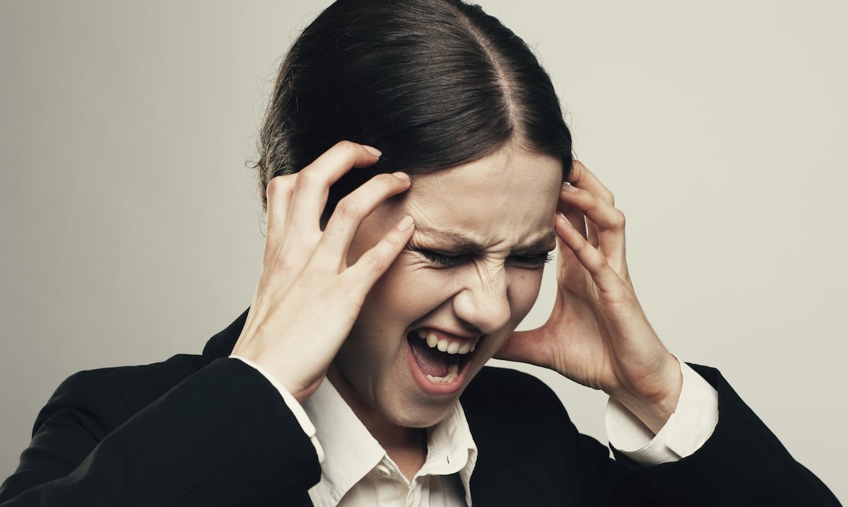 “No eres Iron Man ni Wonder Woman” para poder con todo a la vez: conoce la diferencia entre el estrés y sentirte abrumado