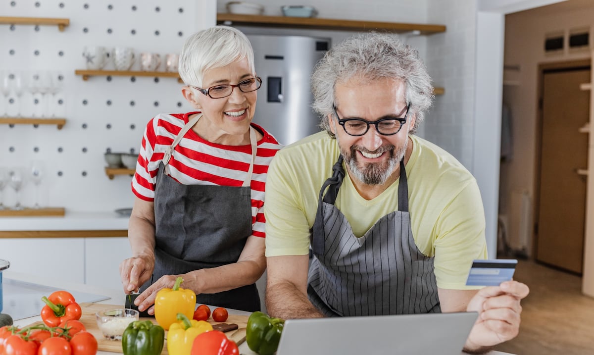 La resiliencia de los nacidos en los años 60 y 70: ¿por qué dicen que es una generación que creció sin protección?