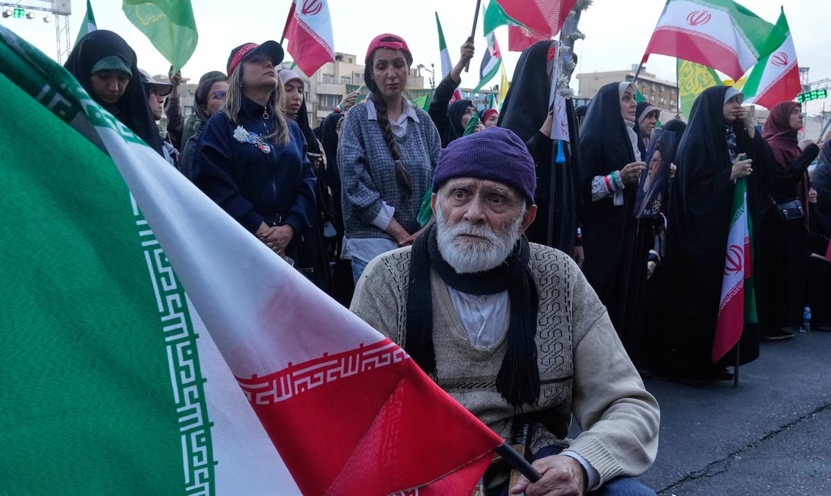 La moneda iraní cae a mínimo histórico mientras se mantiene la frágil tregua con Estados Unidos e Israel