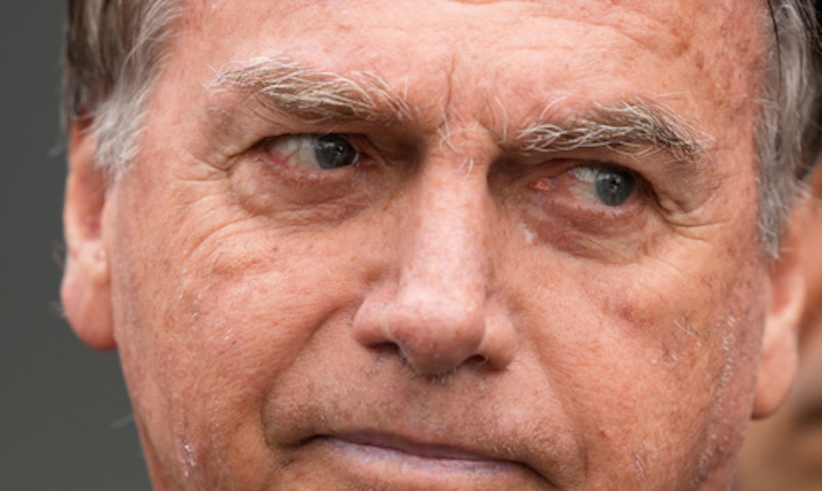 Congreso de Brasil reduce condena de 27 años de prisión de Jair Bolsonaro