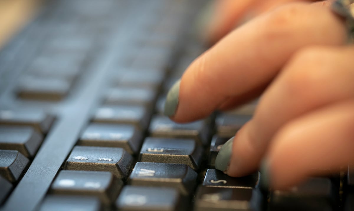 Para que no te suceda: Así puedes detectar las estafas de inversiones en las redes sociales