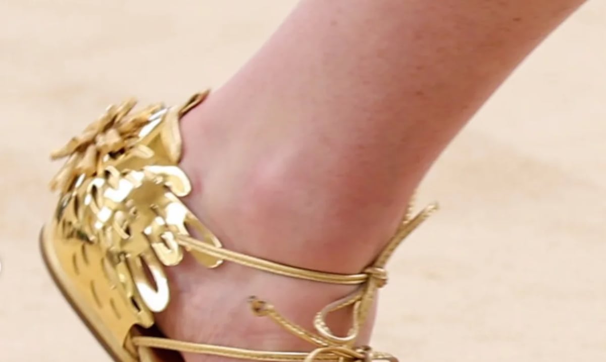 Taloneras Chanel: el nuevo calzado viral