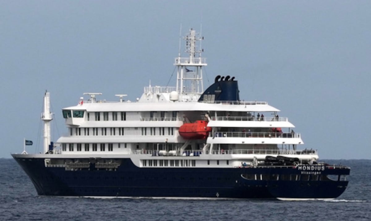 Seis casos de hantavirus confirmados: esperan desembarco del crucero afectado