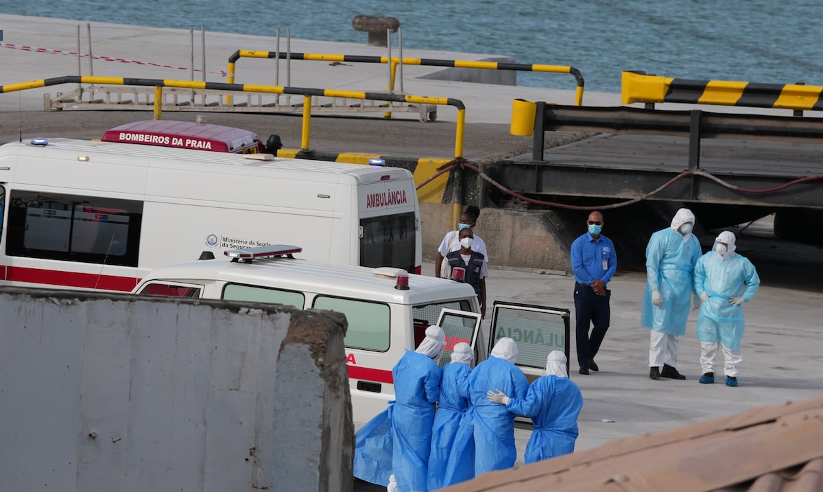 Científicos buscan a personas que pudiesen haber estado expuestas al hantavirus en un crucero