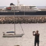 Operador del crucero afectado por brote de hantavirus espera para decidir si realizará sus viajes de verano