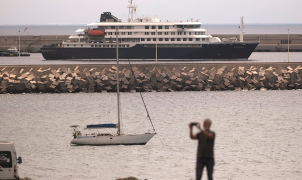 Operador del crucero afectado por brote de hantavirus espera para decidir si realizará sus viajes de verano