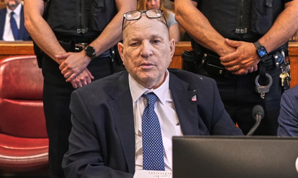 Sin veredicto unánime: juez declara nulo el nuevo juicio por violación contra Harvey Weinstein
