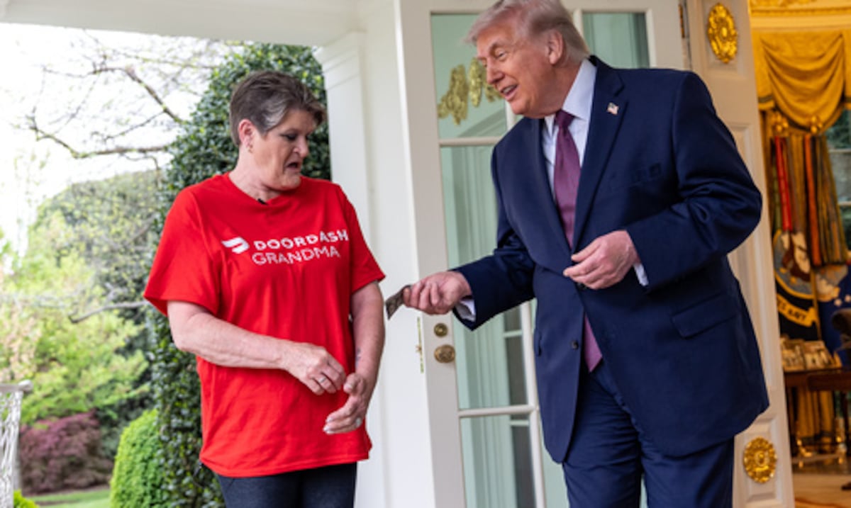 ¿Cuánto fue? Esta es la propina que Donald Trump dio a una conductora de DoorDash  que le llevó McDonald’s a la Casa Blanca