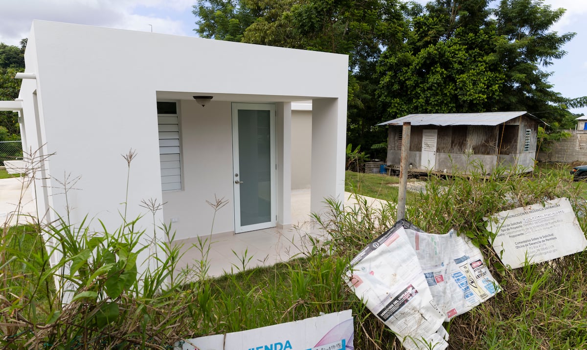 Contralora revela falta de controles en el programa R3 del Departamento de la Vivienda