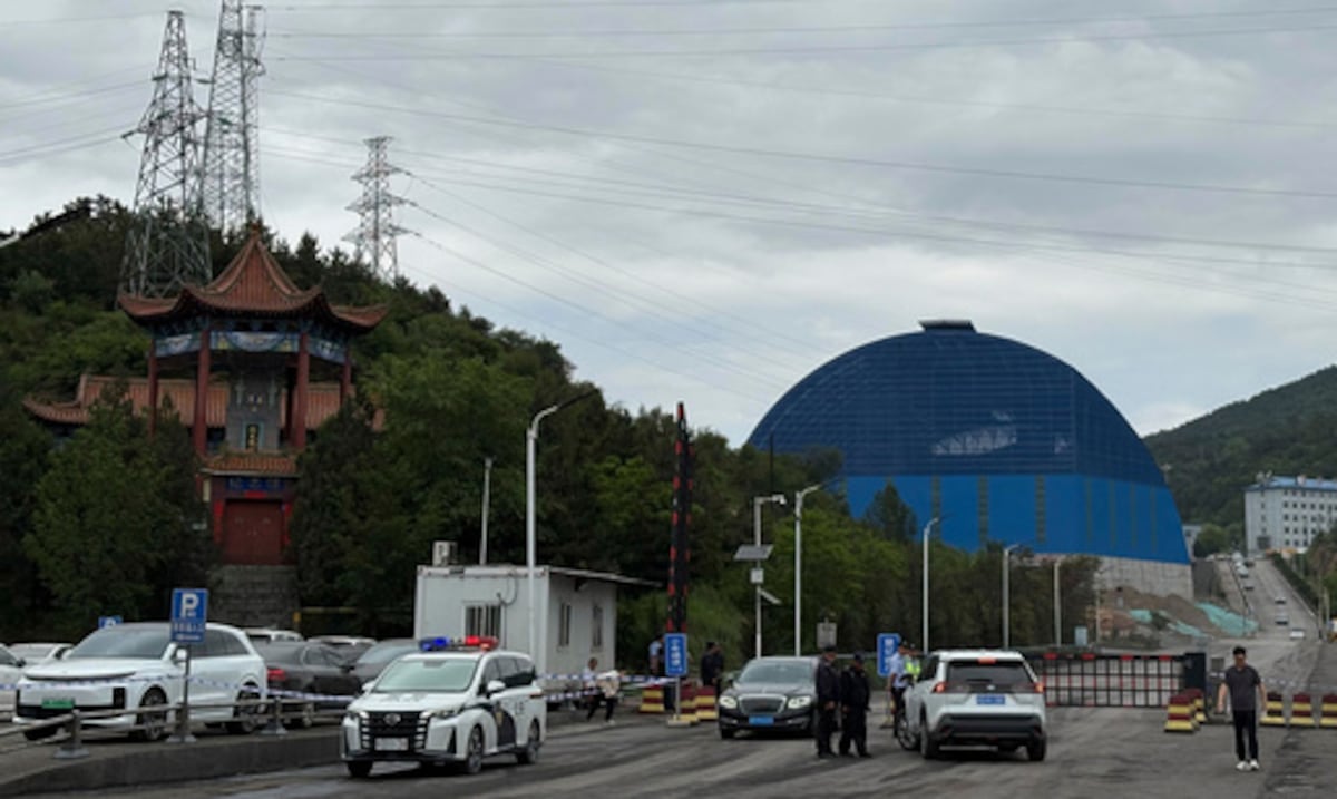 Rescatistas intentan encontrar sobrevivientes tras mortal explosión de mina de carbón en China