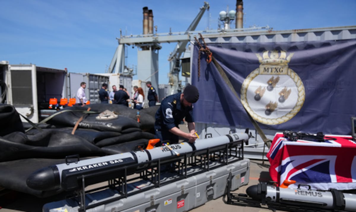 Armada británica retirará minas en el Estrecho de Ormuz a la espera de un acuerdo de paz