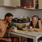 Crece la cantidad de adultos mayores boricuas con propiedades en Airbnb