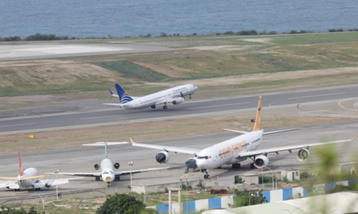 Venezuela recibe otro vuelo con 126 migrantes repatriados desde Estados Unidos