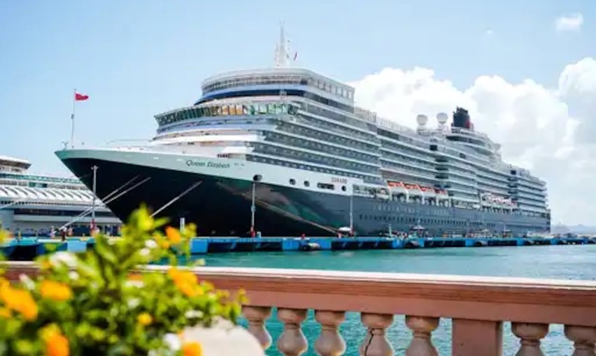 El crucero Queen Elizabeth arriba por primera vez al muelle de San Juan