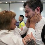 Fue robado cuando era bebé en Chile y adoptado en Estados Unidos: así fue el reencuentro entre madre e hijo