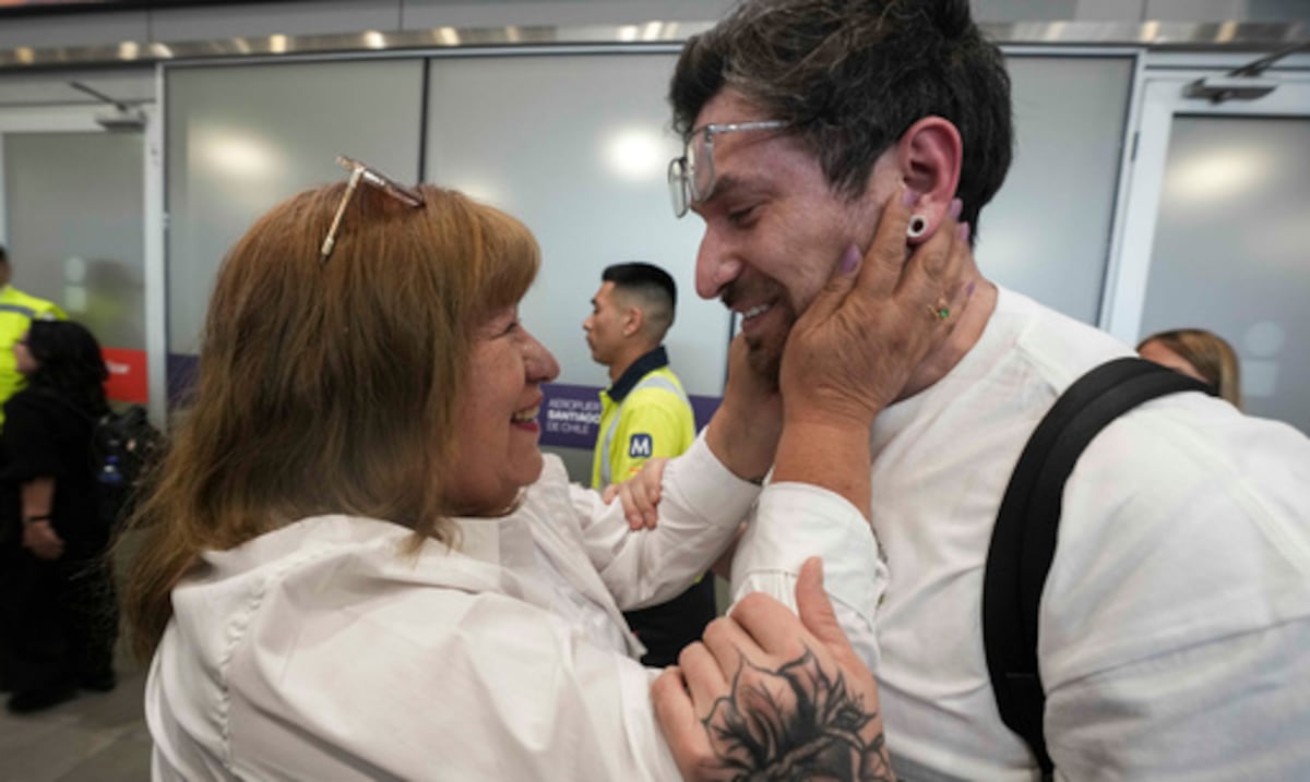 Fue robado cuando era bebé en Chile y adoptado en Estados Unidos: así fue el reencuentro entre madre e hijo
