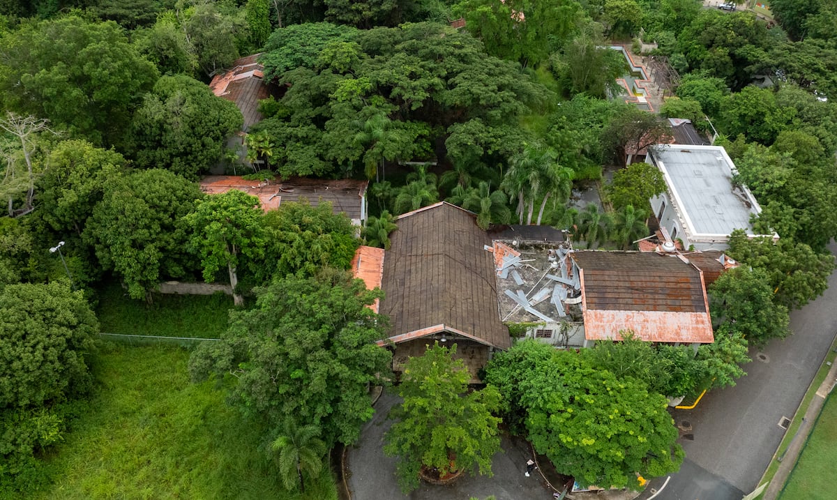 Buscan contratistas para reconstruir el hotel Baños de Coamo