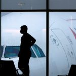 ¿Cómo las aerolíneas manejan y comparten información personal?