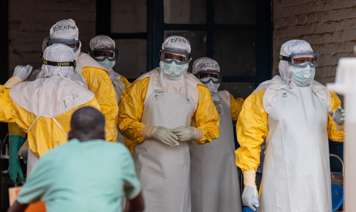 Brote de ébola en África podría sumar 20,000 casos sin fuertes medidas sanitarias