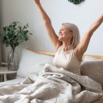 ¿Cuál es el mejor horario para levantarse a partir de los 60 años?