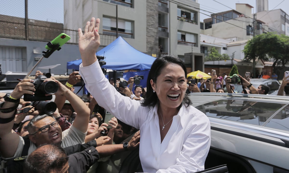 Un primer sondeo de opinión anuncia una competencia cerrada por la Presidencia de Perú
