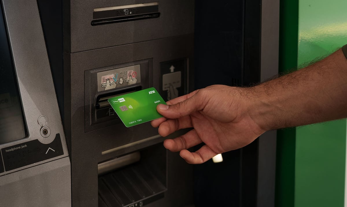 FirstBank aumenta a $1,000 el límite de retiro en cajeros automáticos
