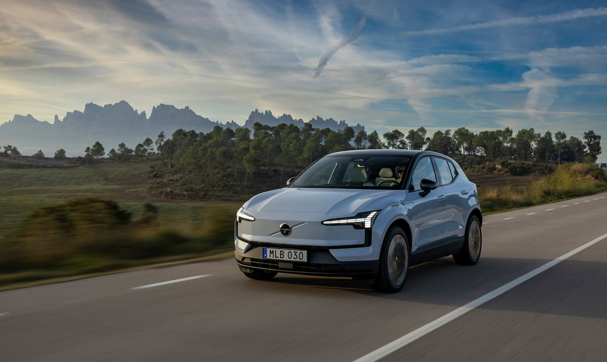 Conoce la nueva Volvo EX30: divertida al volante y segura por naturaleza