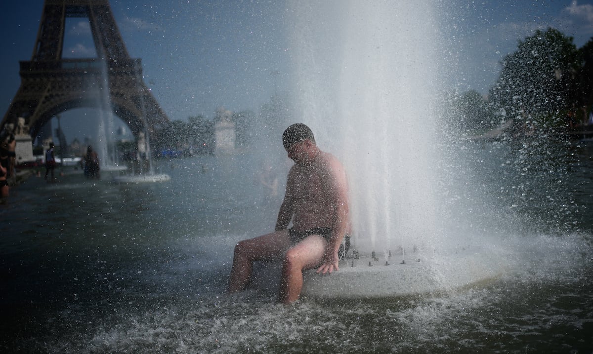 París alerta sobre saturación de hospitales por intenso calor y veta el alcohol a partir del viernes