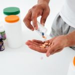 ¿Tomas vitaminas o suplementos todos los días? Estos errores podrían poner en riesgo tu salud