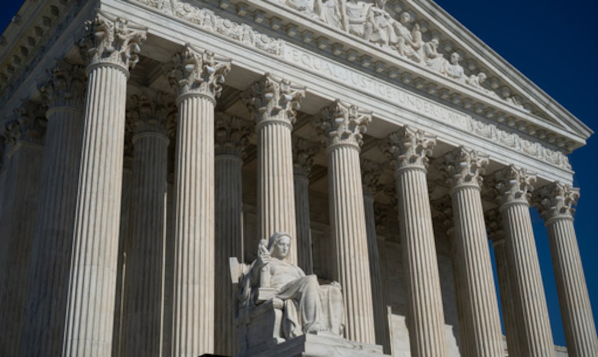 Tribunal Supremo permite a Alabama utilizar mapa favorable a los republicanos en las elecciones de este año
