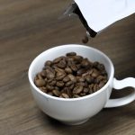 ¿Cuánto café es saludable tomar al día?
