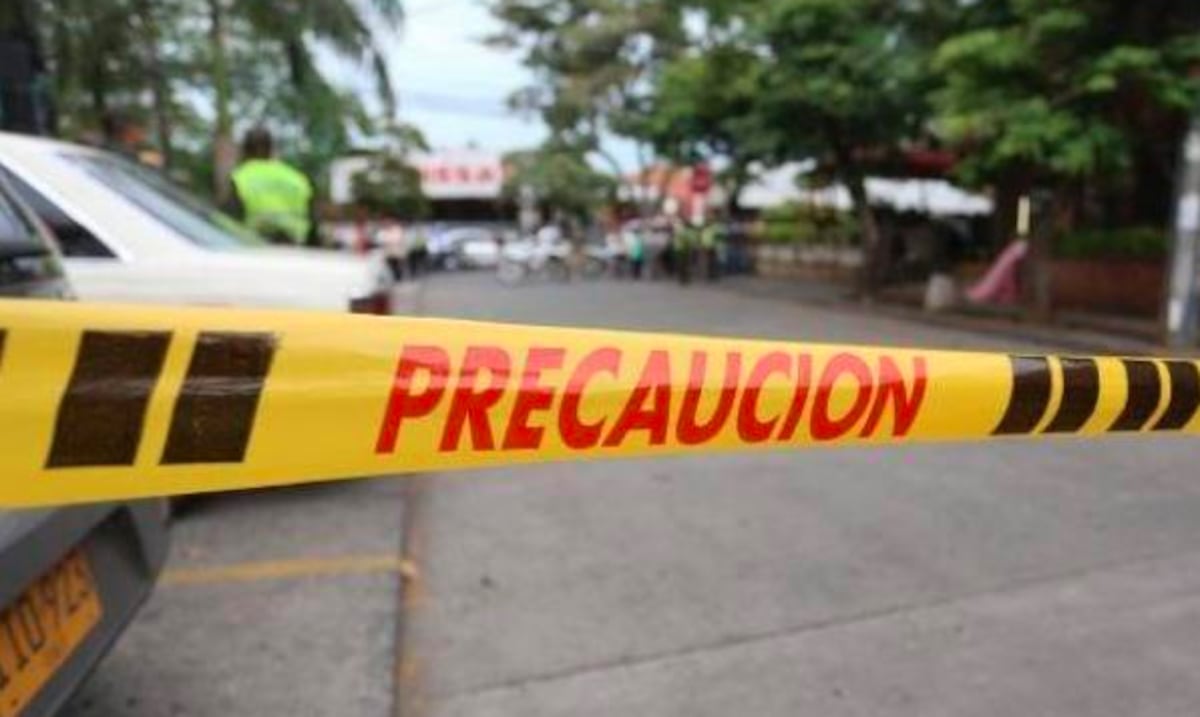 Tragedia en Colombia: niño muere tras sacar la cabeza por la ventana de un autobús