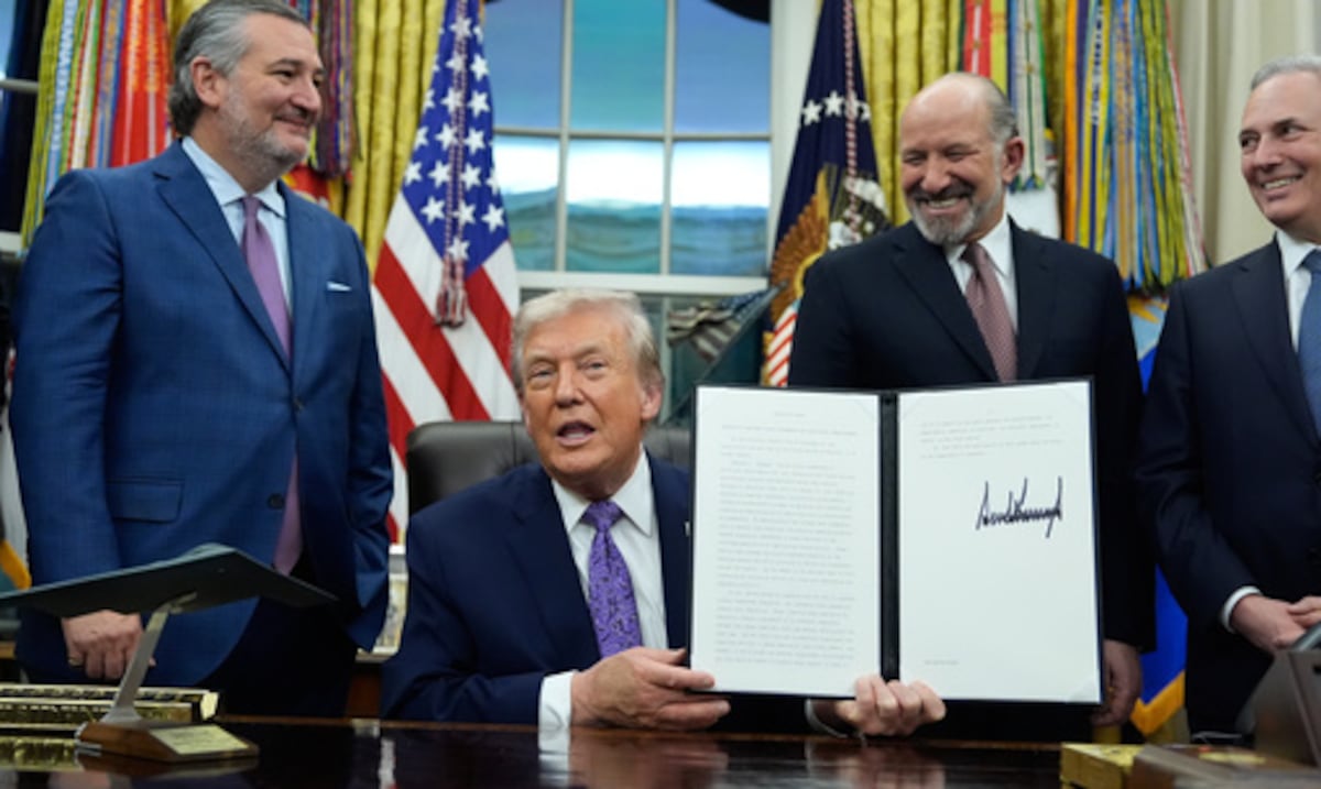 Documentos revelan que Trump ingresó $1,200 millones de sus negocios de criptomonedas
