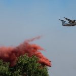 Más de 200,000 personas huyen de los violentos incendios forestales que asolan a Francia y España