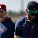 Alex Cora vuelve a la ciudad donde fue campeón y reflexiona sobre su salida: “No es fácil ese mercado”