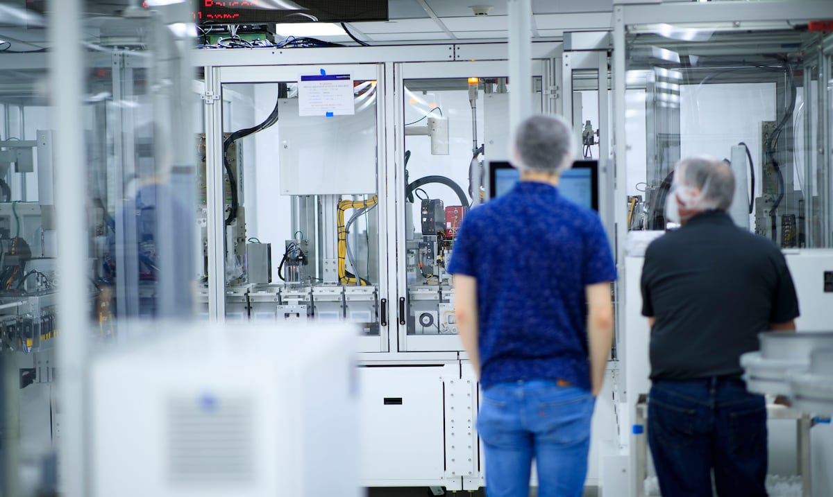 Actividad manufacturera retoma el crecimiento en mayo
