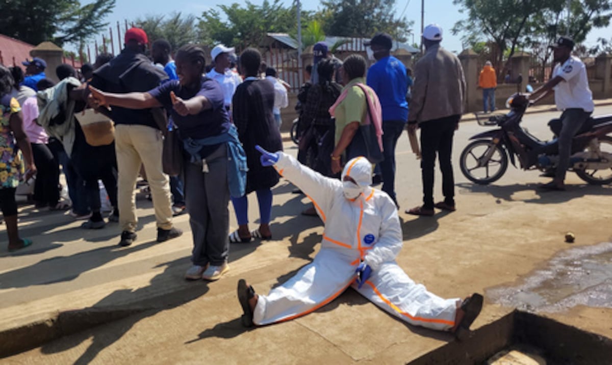 El Congo pone en observación a 200 pasajeros de un barco tras la muerte de un viajero con síntomas del ébola