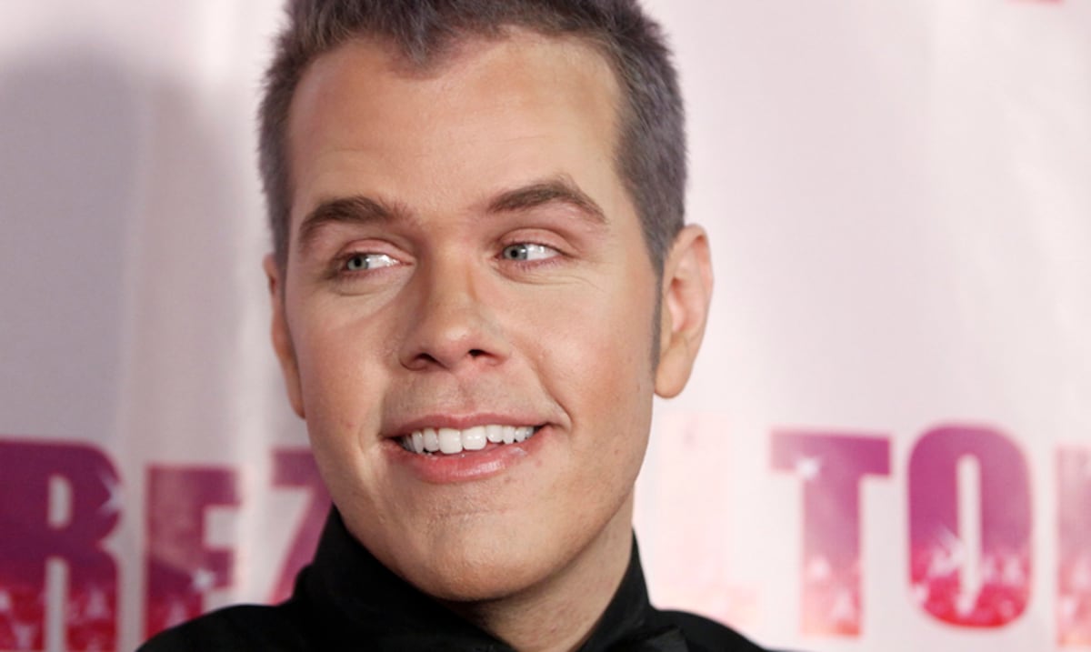 “Necesito ayuda”: las primeras palabras que habría dicho Perez Hilton tras ser hospitalizado por un presunto episodio de autolesión
