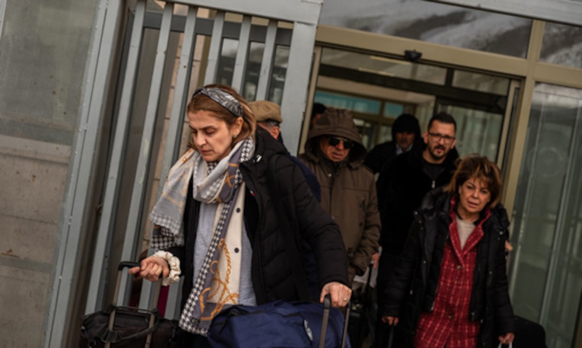 La frontera de Irán con Turquía ofrece una salida, pero pocos ciudadanos pueden utilizarla