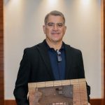 Arquitecto Nataniel Fúster recibe el premio Henry Klumb 2026