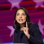 Congelación de óvulos: este es el proceso elegido por la representante estadounidense Alexandria Ocasio-Cortez