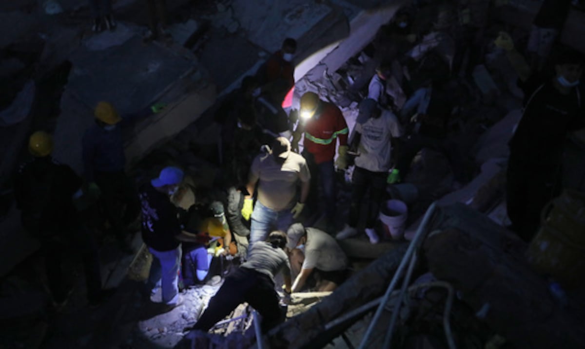 Colombia busca a más de 2,000 desaparecidos tras el fuerte terremoto que mató a más de 100 personas