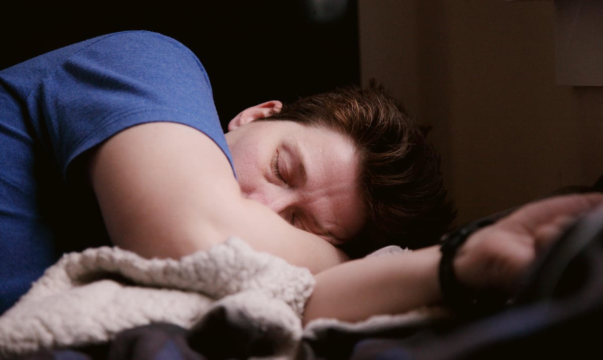 Lo que tienes que evitar antes de irte a dormir para no ir tanto al baño de noche