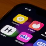 ¿Qué hacen los adultos mayores en internet?