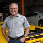 Oscar Vélez: casi medio siglo entre motores, velocidad y tradición