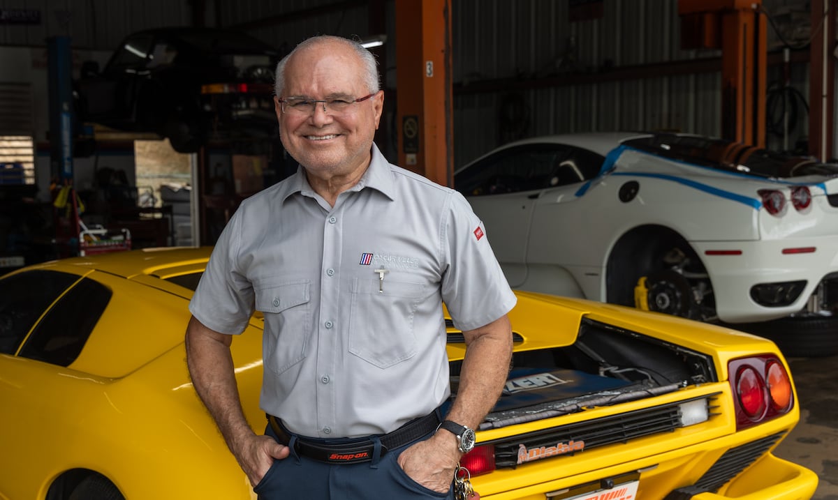 Oscar Vélez: casi medio siglo entre motores, velocidad y tradición